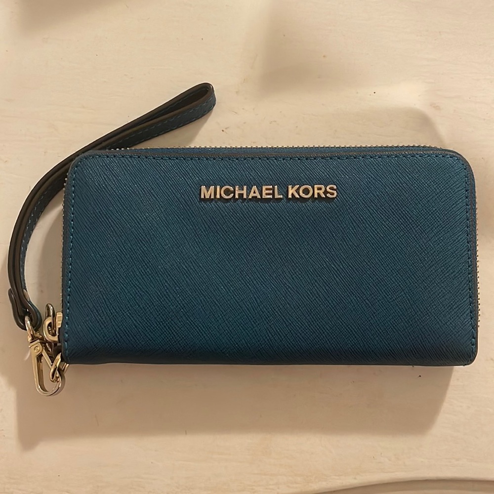 Michael kors wallet